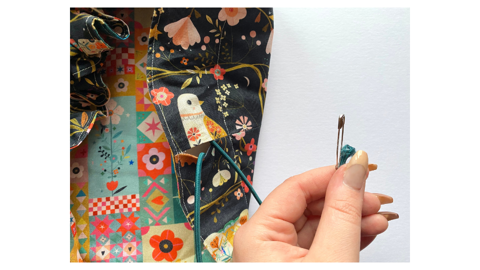 Assemble the makeup bag step 13