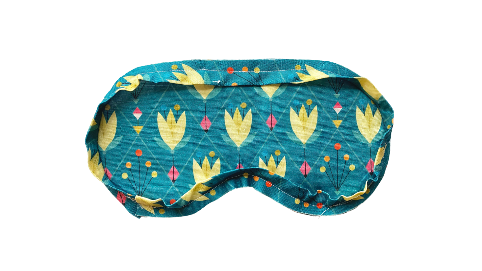 Assembling the eye step 6- clip the curves