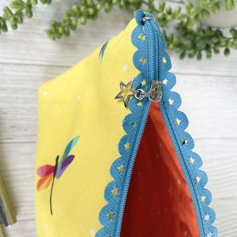 Insert a lace edge zip 1 Insert a lace edge zip 1